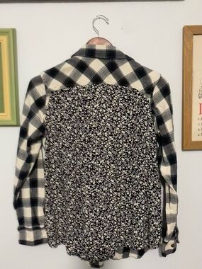 Women's Black & White Mixed-Print Button-Down Shirt